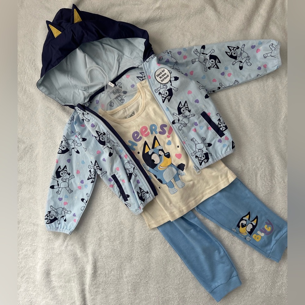 NWOT Girls Toddler 4T Bluey Outfit 3-Piece Set with Jacket, Pants, Tank Top